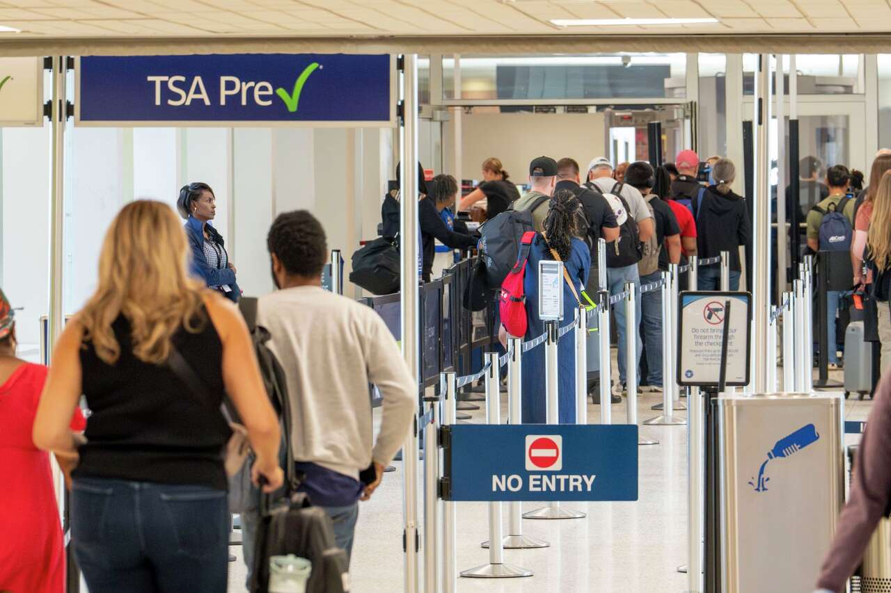 Houston airports expect 2.2M spring break travelers during partial ...