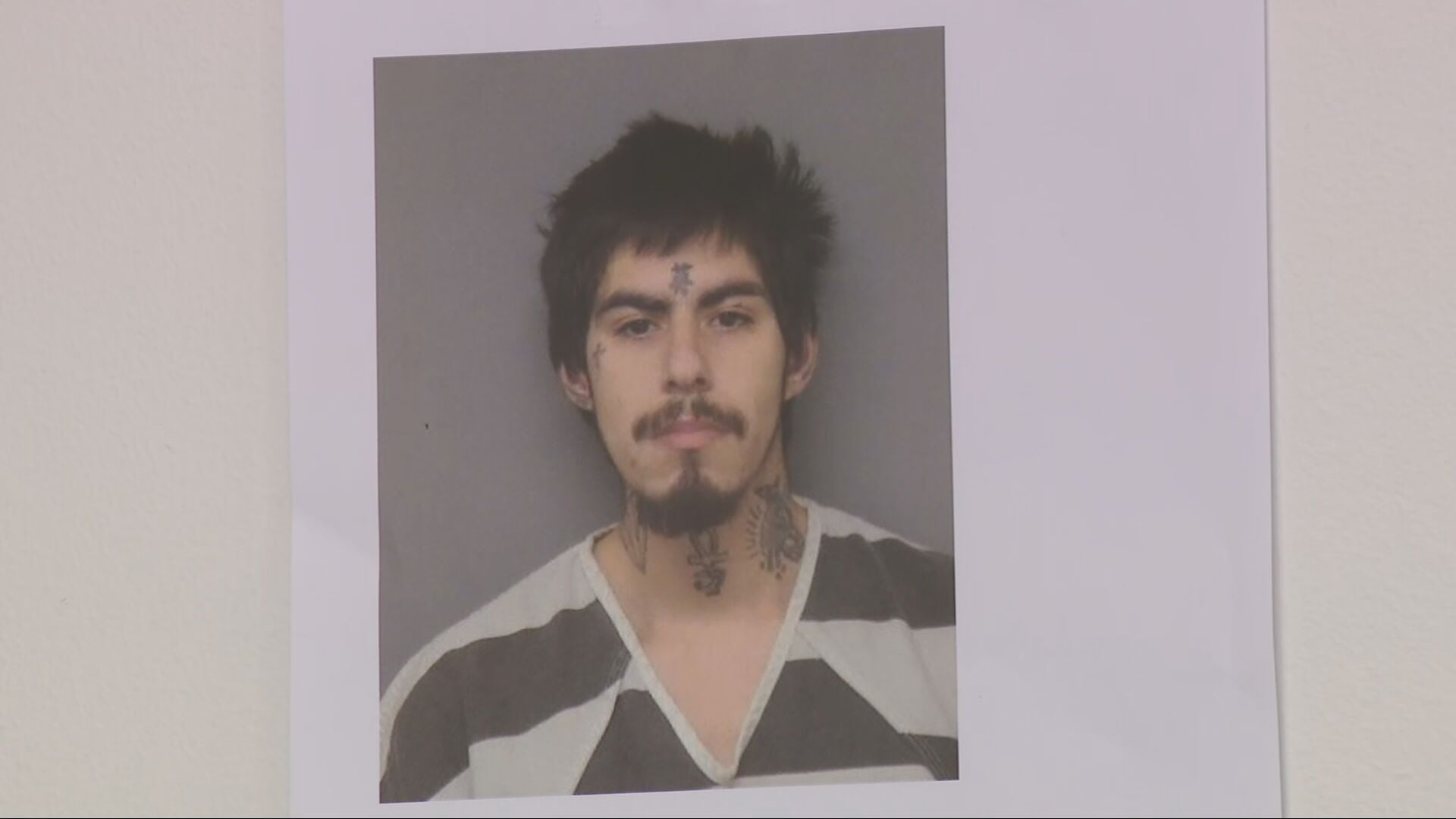 25-year-old man arrested in connection to deadly stabbing, SWAT standoff
