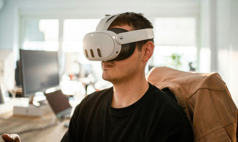Windows 11 and Meta Quest 3 unite with mixed reality link for virtual ...