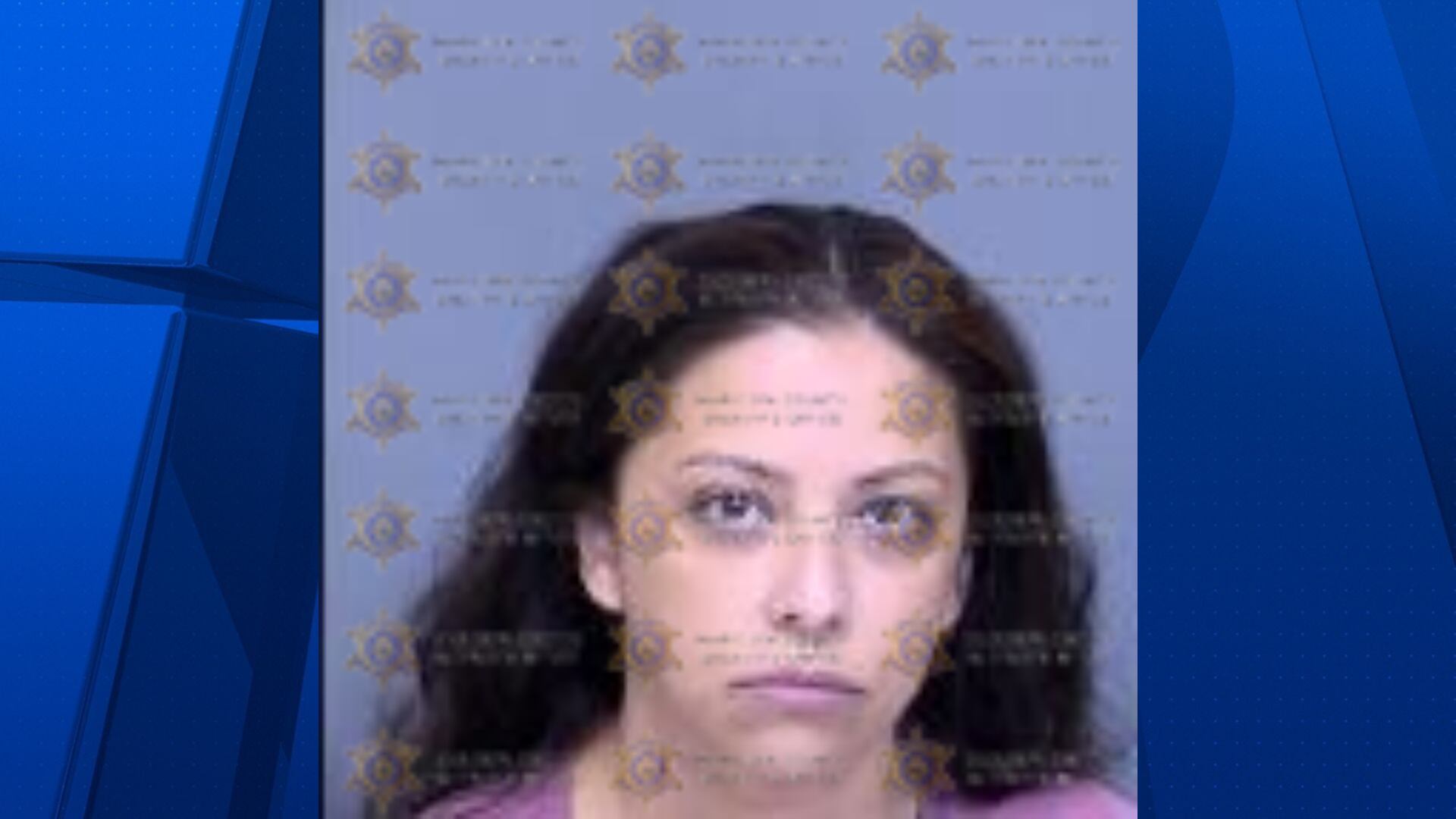 Surprise mom arrested for allegedly leaving child in hot car outside(02)
