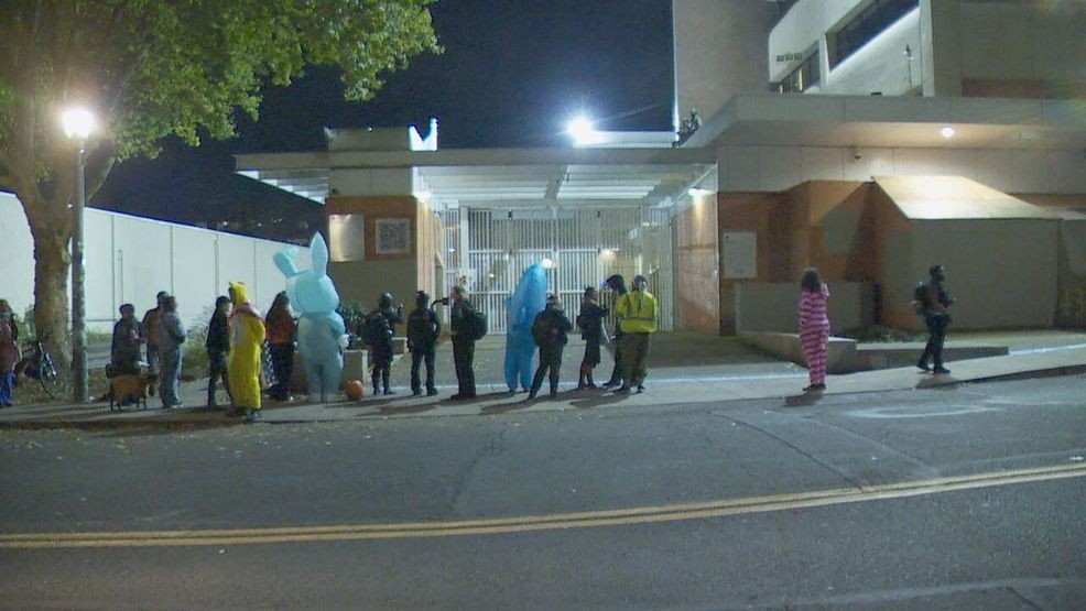 Portland residents react to judge's order against National Guard ...
