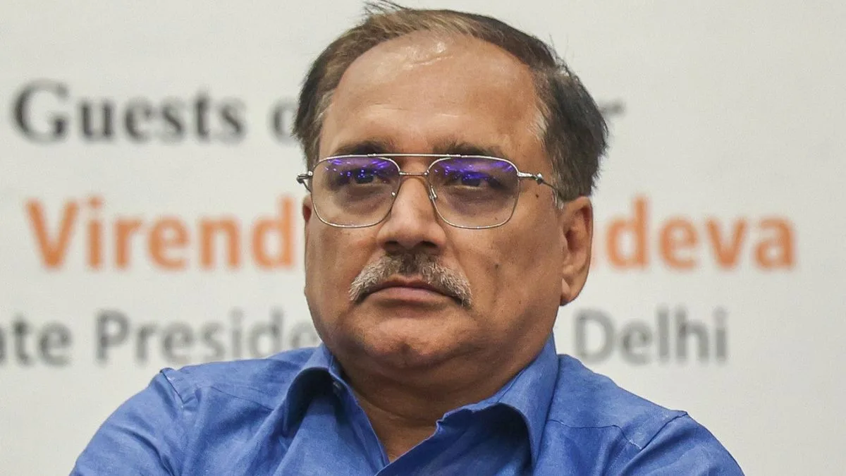 bjp-govt-added-600-buses-to-dtc-in-8-months-sachdeva-hits-back-at-aap