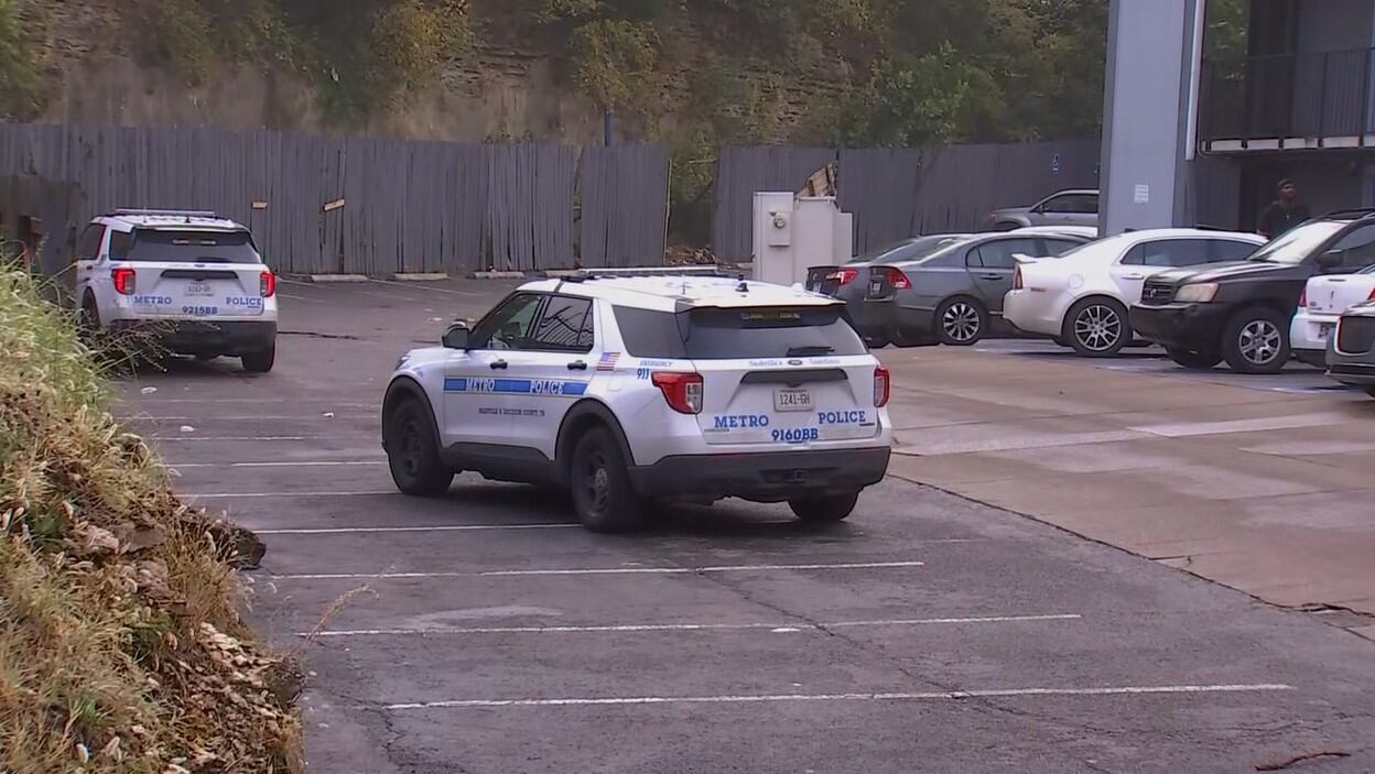 Police searching for suspect after man shot in South Nashville