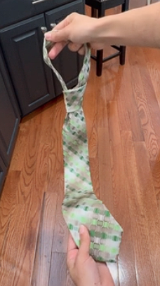 Tie a Perfect Tie in Seconds – Easy Hack