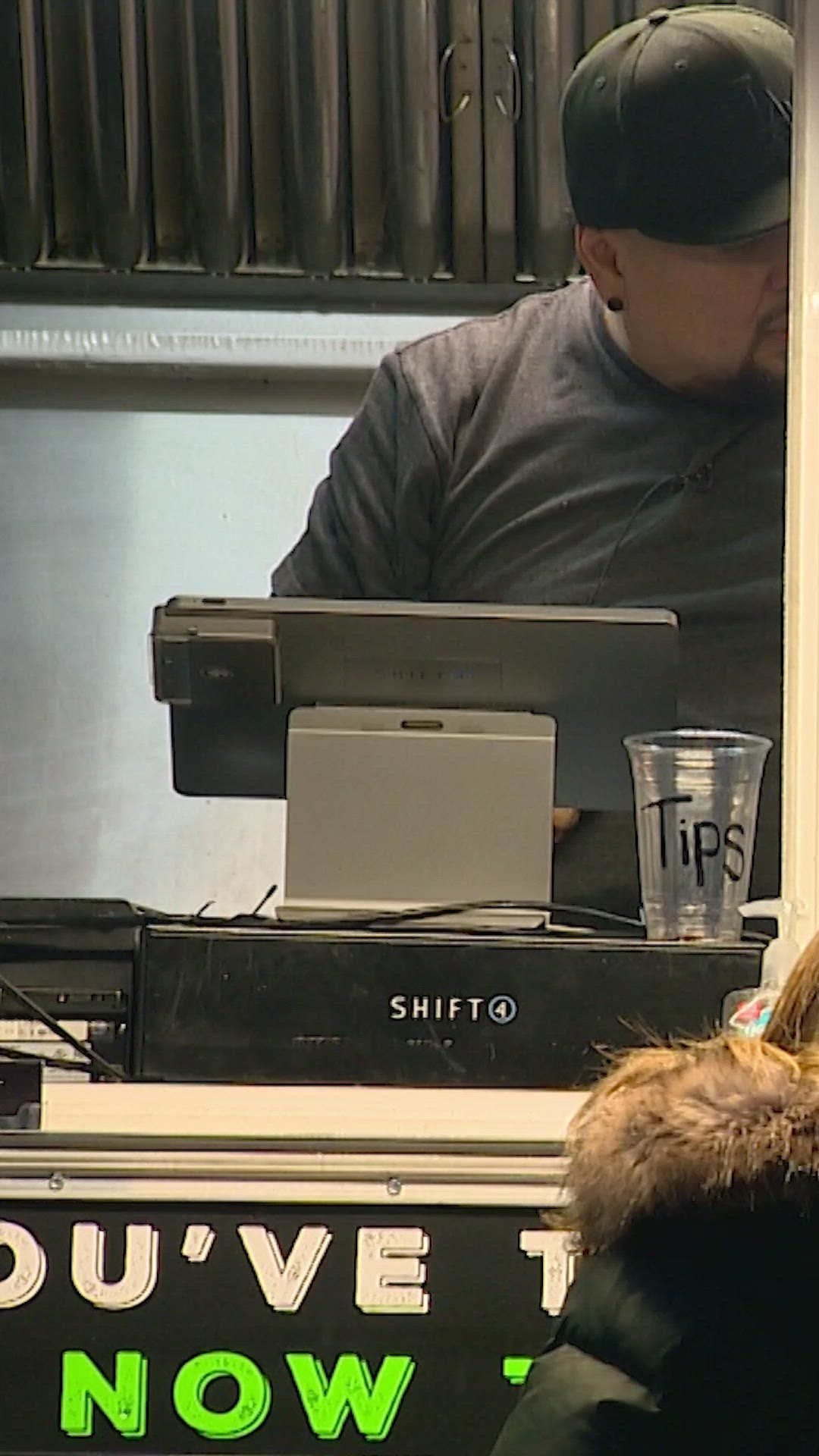 Seattle vendors frustrated by unpermitted food carts