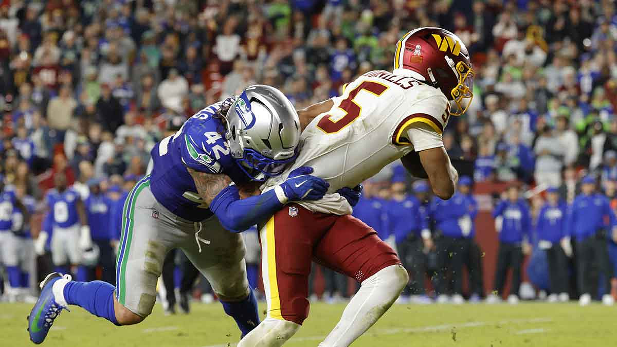 NFL Week 9 Injury Roundup Jayden Daniels, Tucker Kraft and more