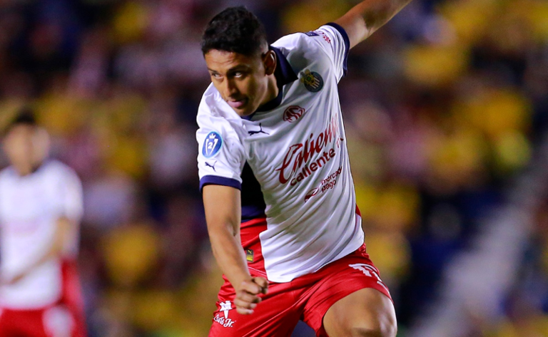 Sanción definida: Luis Romo es expulsado ante Pachuca y solo se ...