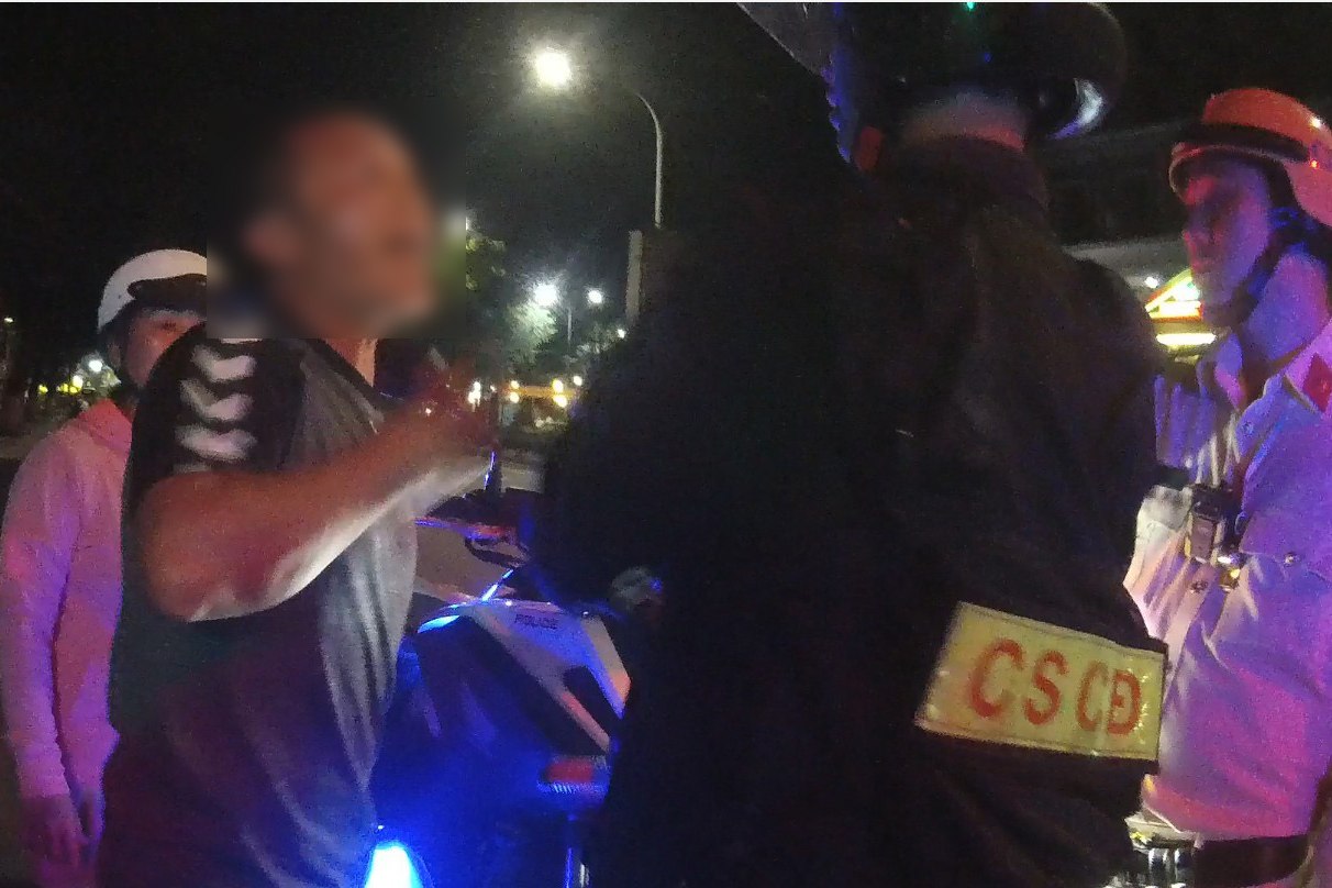 Một người ở Cần Thơ bị xử lý hành vi chống người thi hành nhiệm vụ