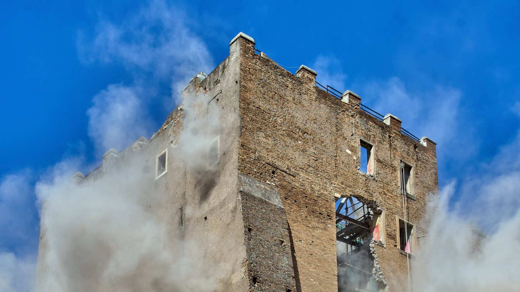 Medieval tower collapses close to Rome’s Colosseum, killing worker