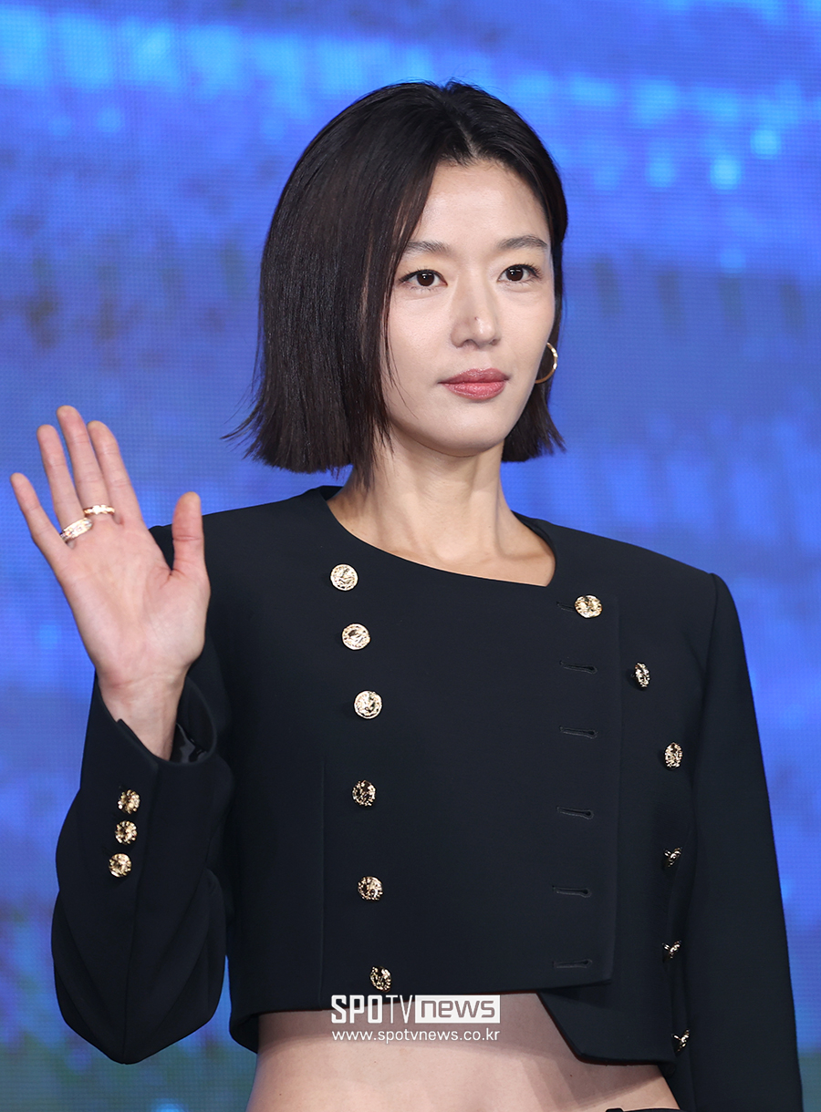 전지현 공식 보도 이미지