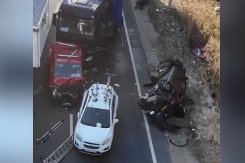 Horrific moment lorry driver smashes into traffic at 50mph sending a ...