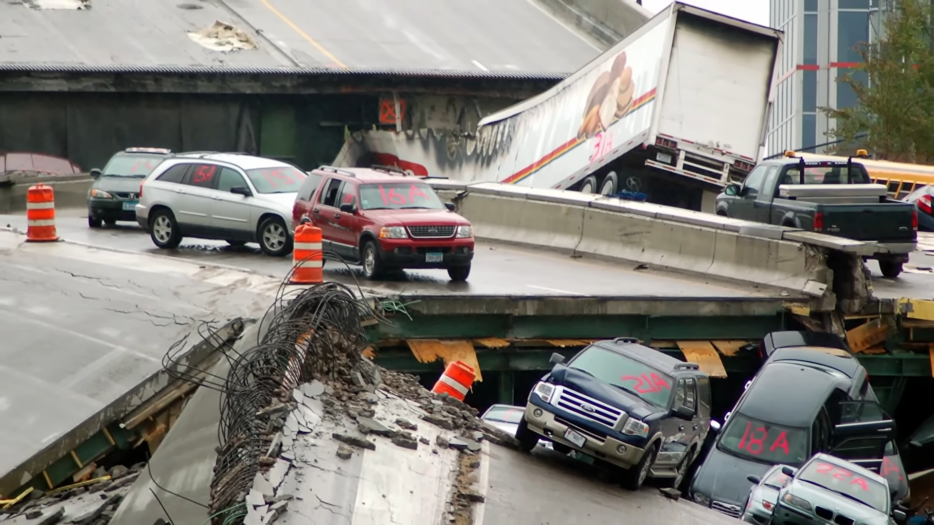 Why The Mississippi River Bridge Collapsed