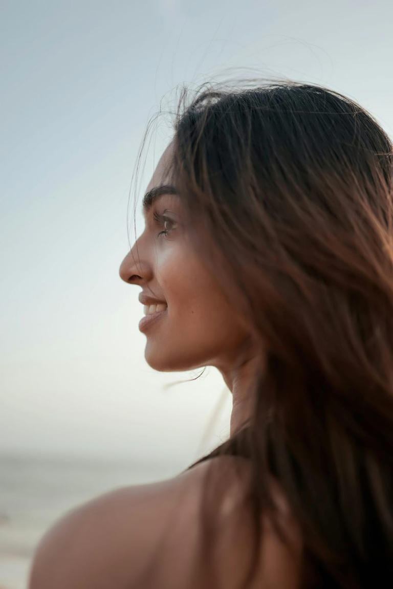 9 Things Women Do That Men Secretly Find Irresistible