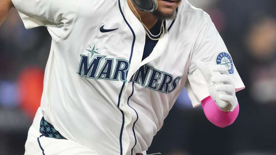 Mariners Fan Favorite Projected To Sign $92 Million Free-Agent Deal