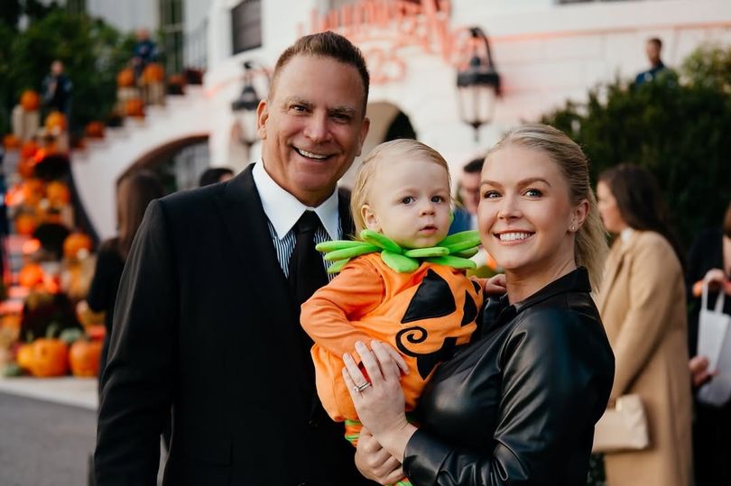 Karoline Leavitt hides husband's face in new photo after 'airbrushing