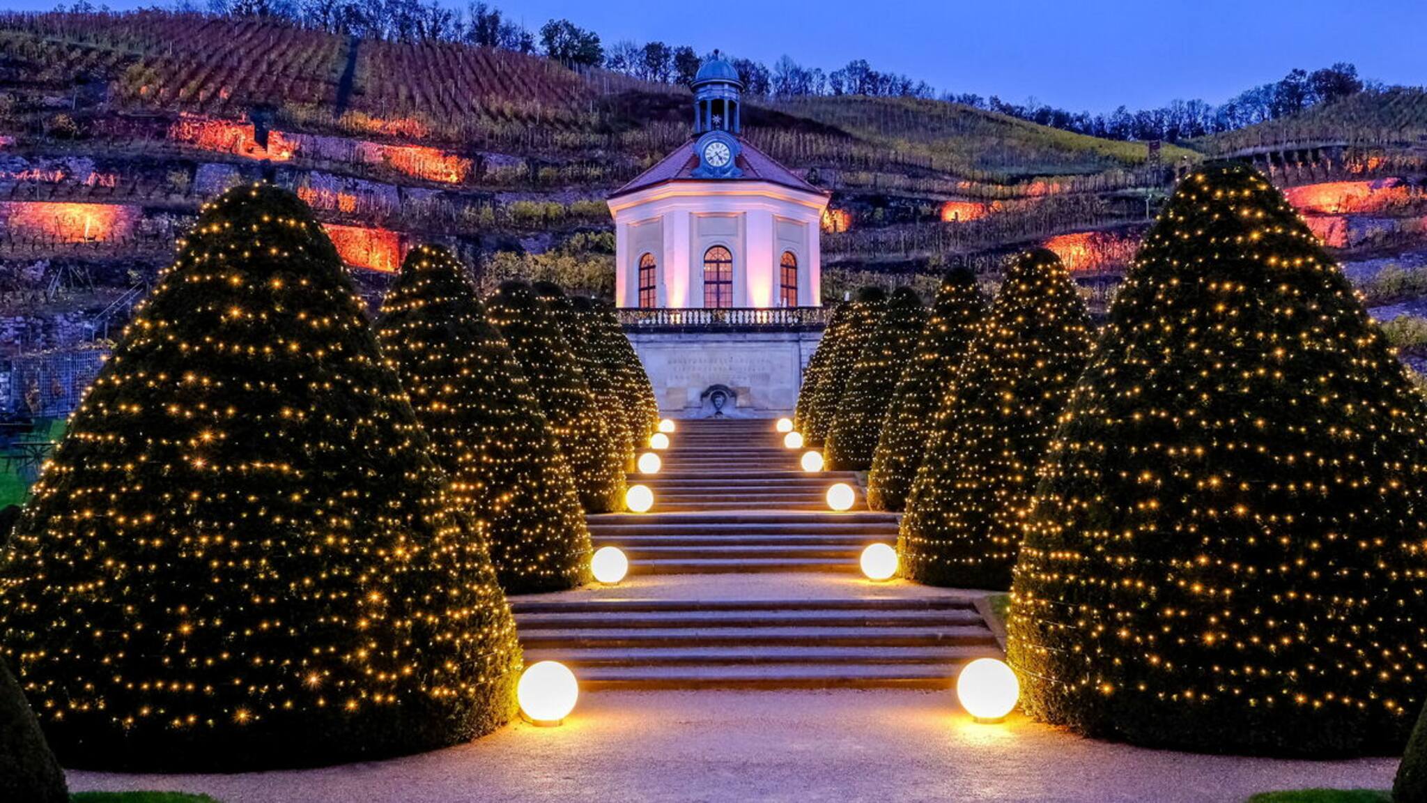 Festlich in Radebeul: Schloss Wackerbarth knipst die Lichter an