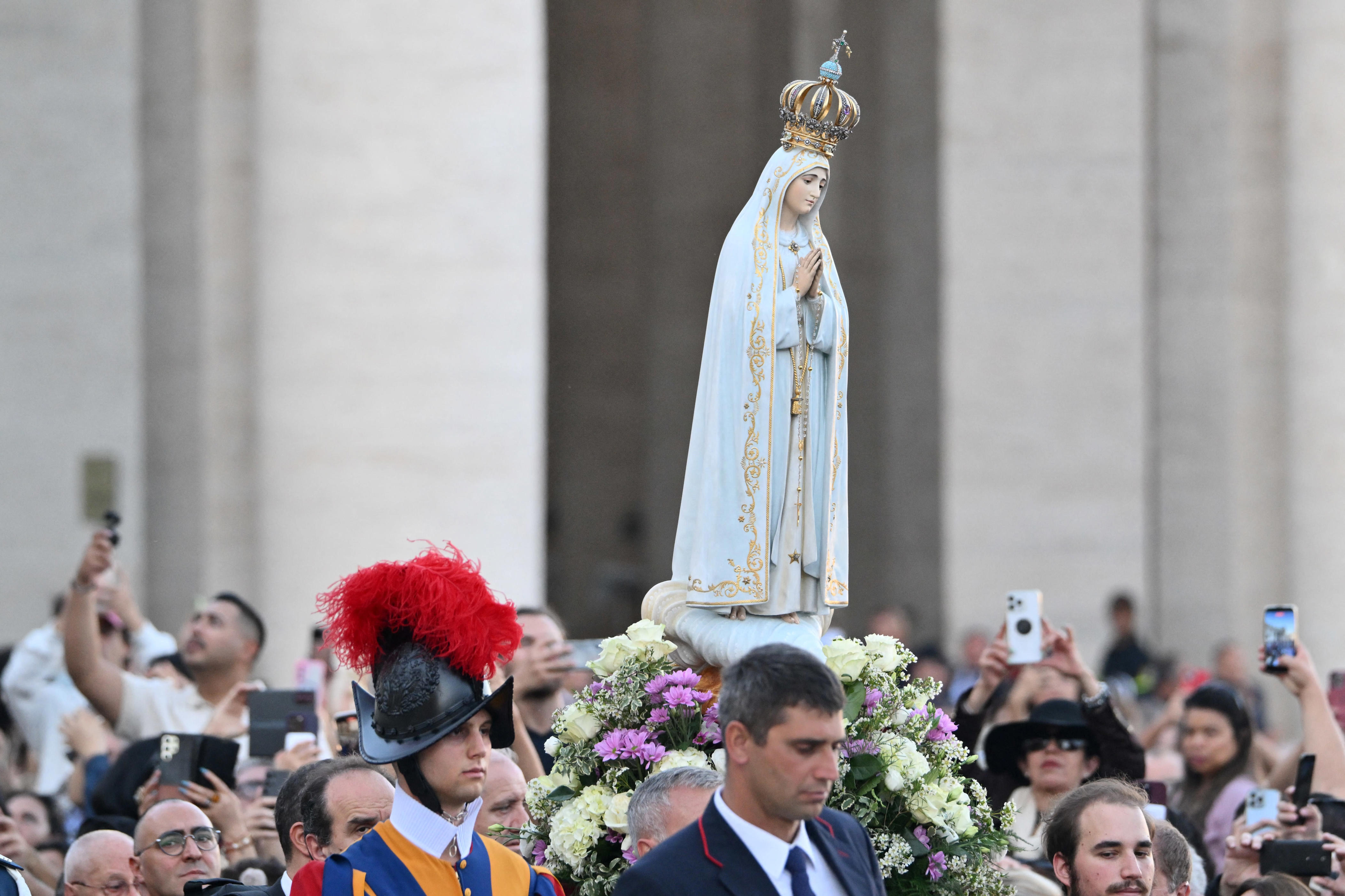 Calling Virgin Mary 'co-redeemer' is foolish, says Pope Leo