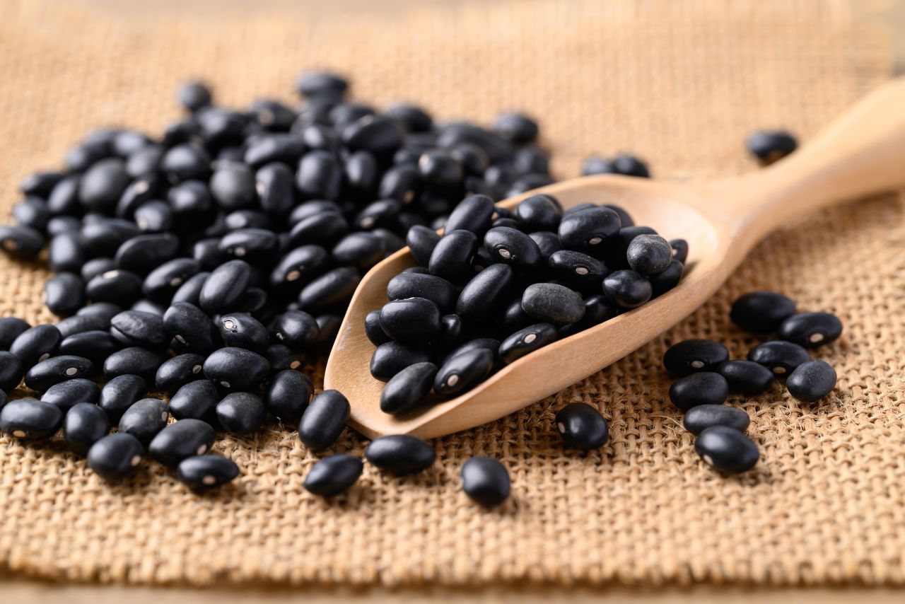 An image of black beans