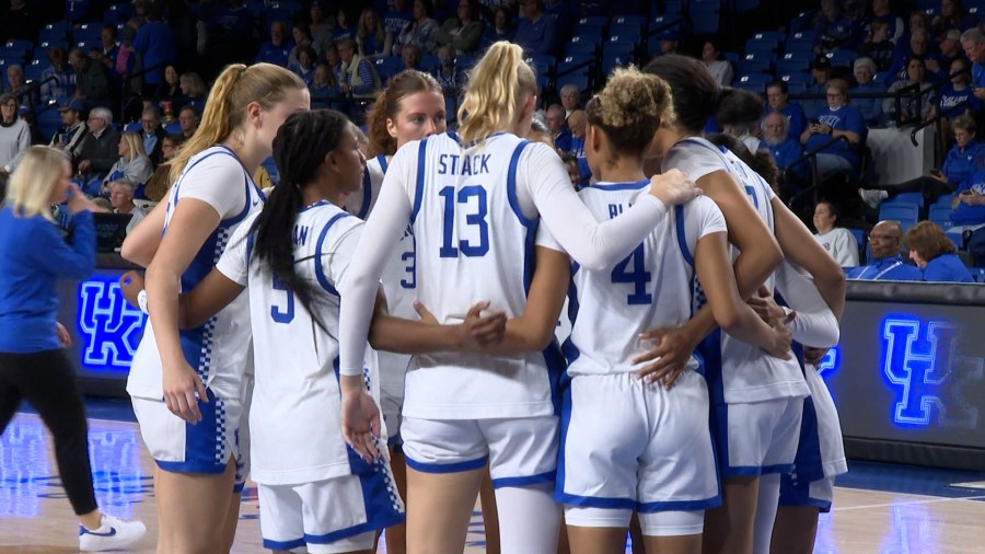 No. 17 Kentucky advances to tournament quarterfinals with 76-61 win ...