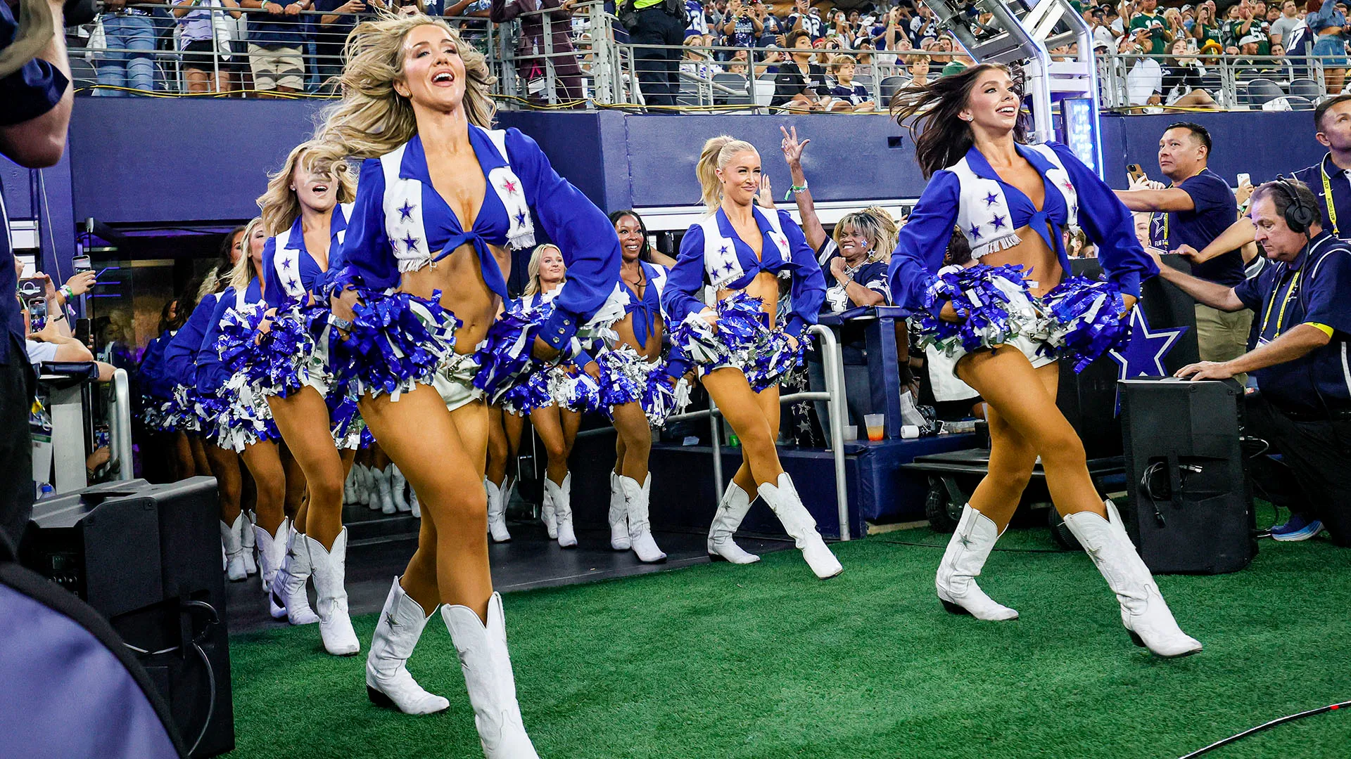 ダラス・カウボーイズのチアリーダーはいつもパーティータイム：写真
