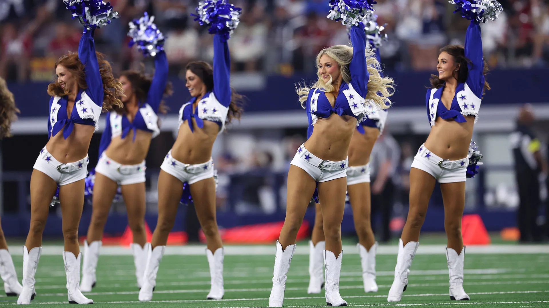 ダラス・カウボーイズのチアリーダーはいつもパーティータイム：写真