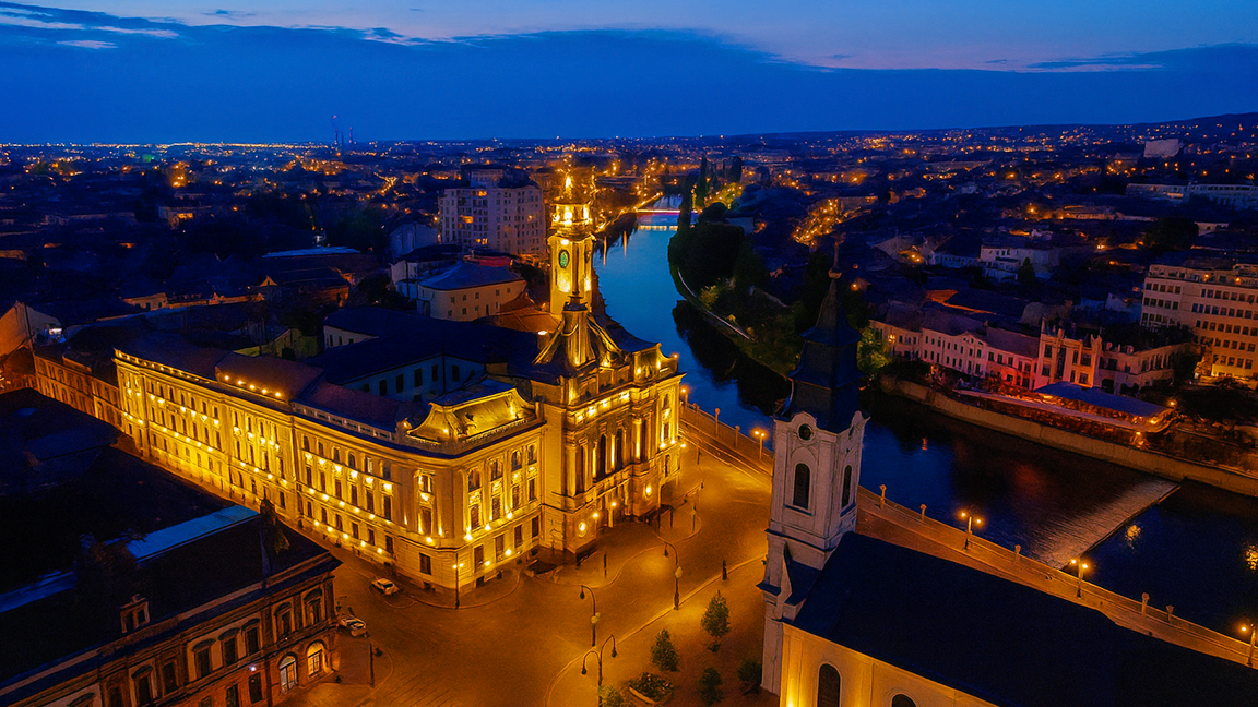 ¿Alguna vez has visto Oradea brillar así?