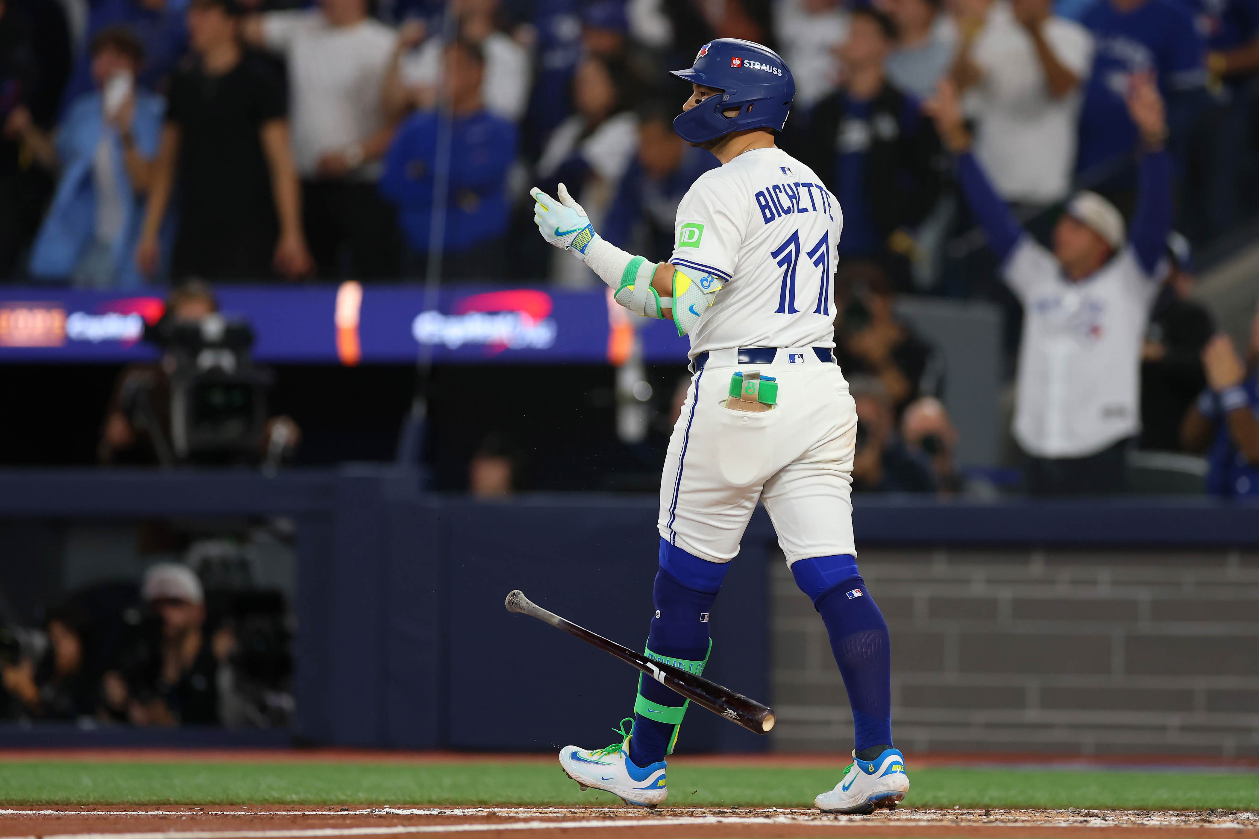 Bo Bichette predicted to ditch Blue Jays, sign huge deal with AL powerhouse