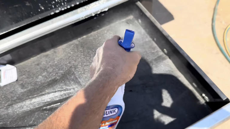 How To Clean Grease And Grime From Your Tool Box Without Causing Damage