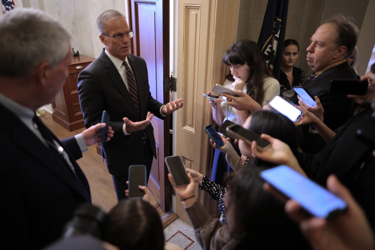 Lawmakers See Hope for Ending Shutdown as Record Nears