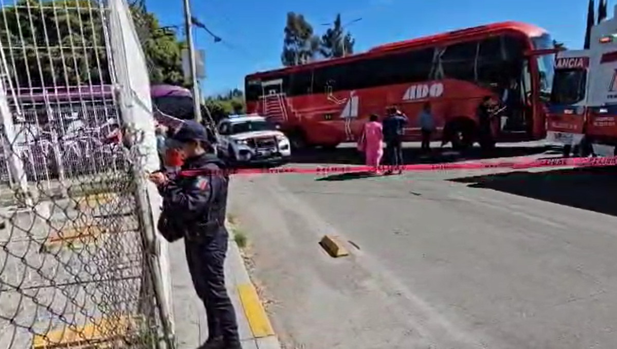 Mujer y su bebé son atropellados por ADO en Paseo Destino, Puebla