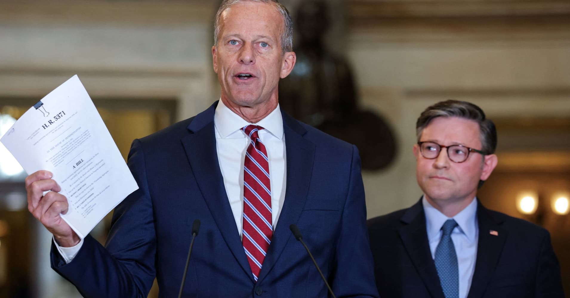 Government shutdown set to become longest ever after latest Senate vote ...