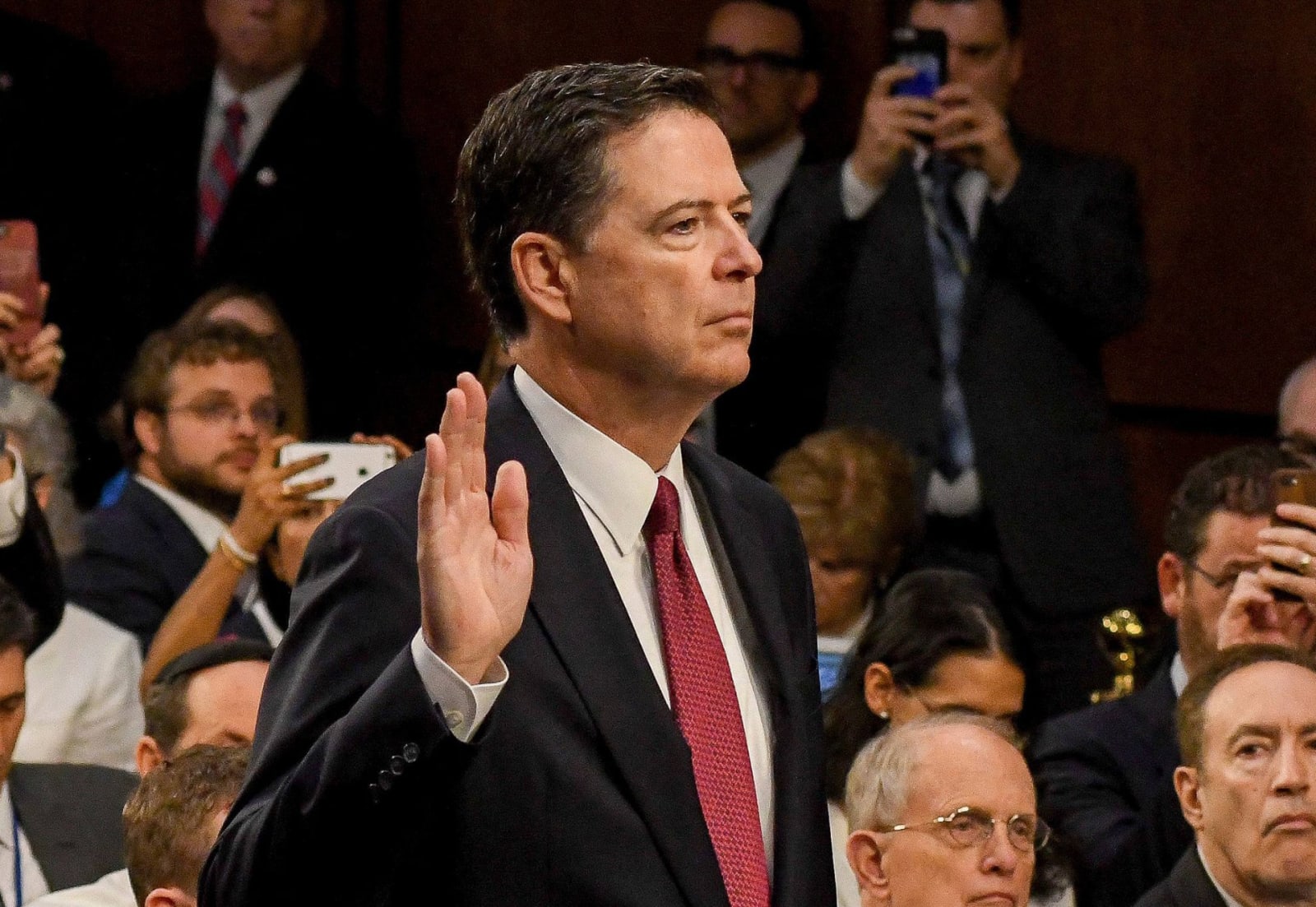 Former FBI Director James Comey’s defense called his case a “retaliation effort dressed in legal process,” branding President Donald Trump’s push for the Justice Department to target him an act of political revenge. By: MEGA