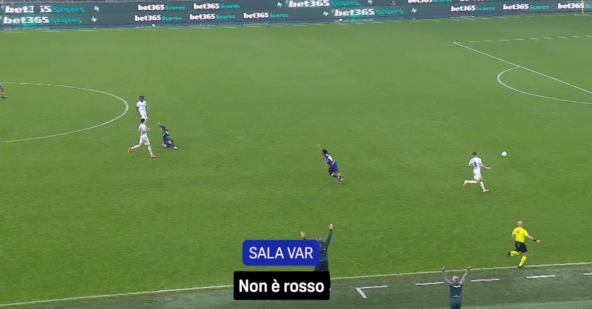 Giallo a Bisseck, l’audio VAR. Assistente: “È ultimo, va in porta ...