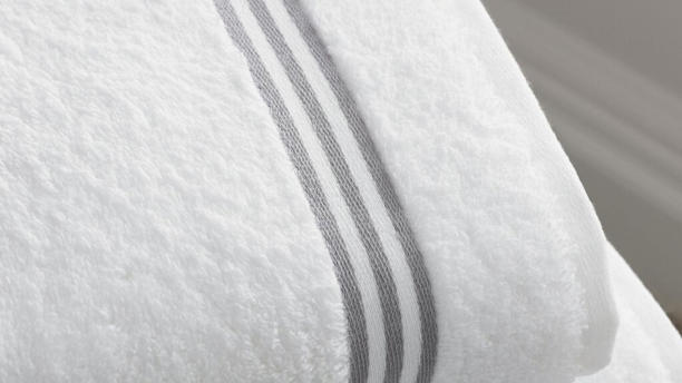 Si tu mamá no te enseñó, yo te lo digo: las rayas de las toallas no son decoración, tienen una función que la mayoría ignora