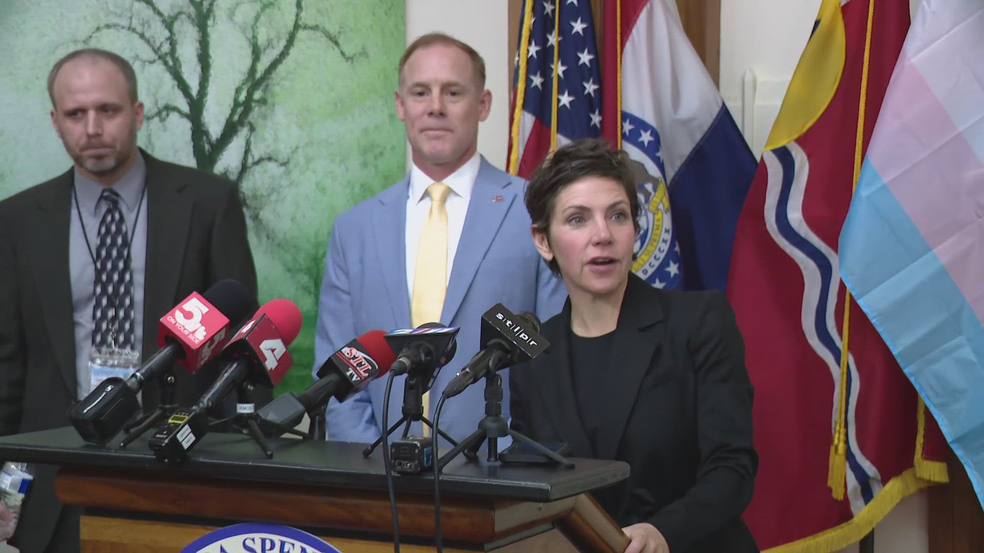 St. Louis mayor says she plans to raise city worker wages