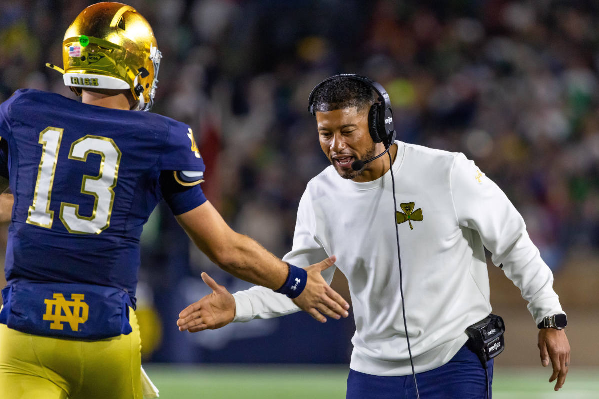 Notre Dame refuses bowl game invitation after College Football Playoff snub