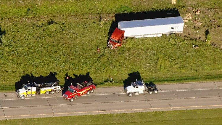 Truck driver accused of watching Netflix before fatal crash pleads guilty