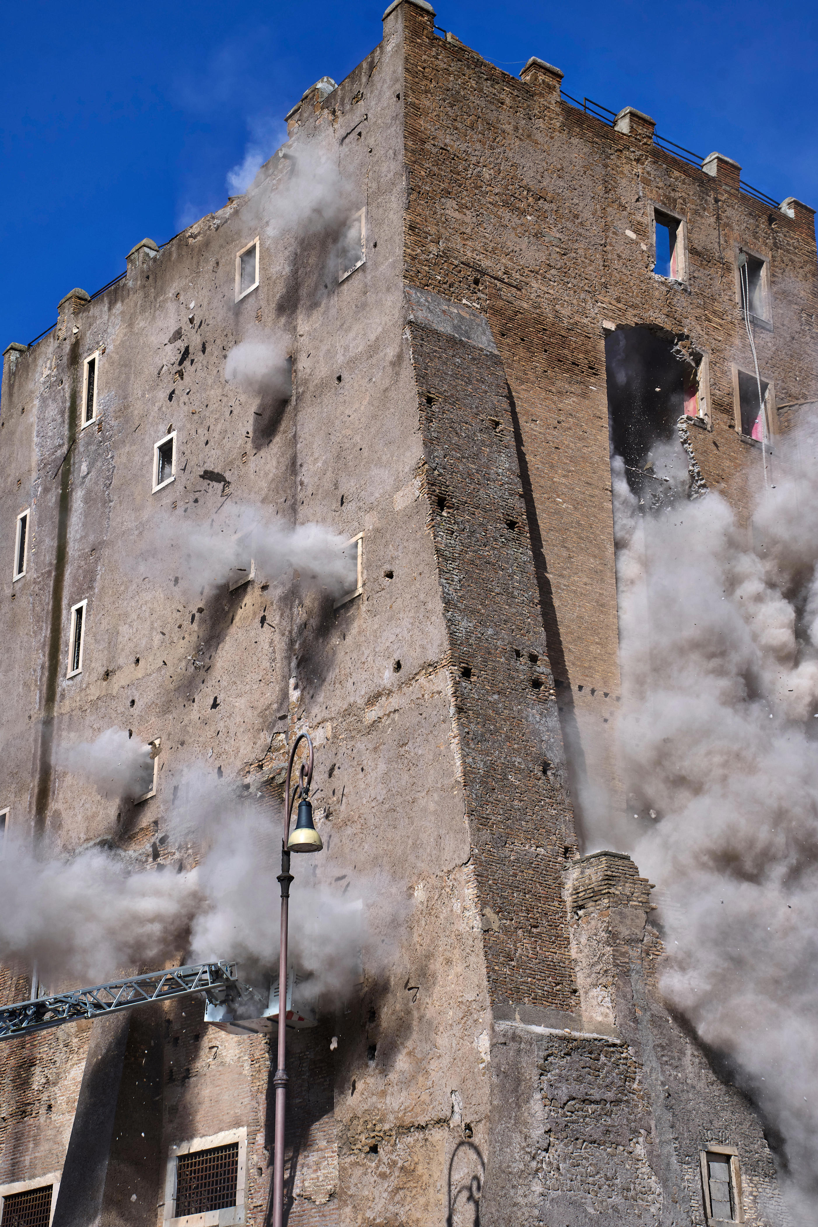 Medieval tower collapses in Rome’s historic center, killing one