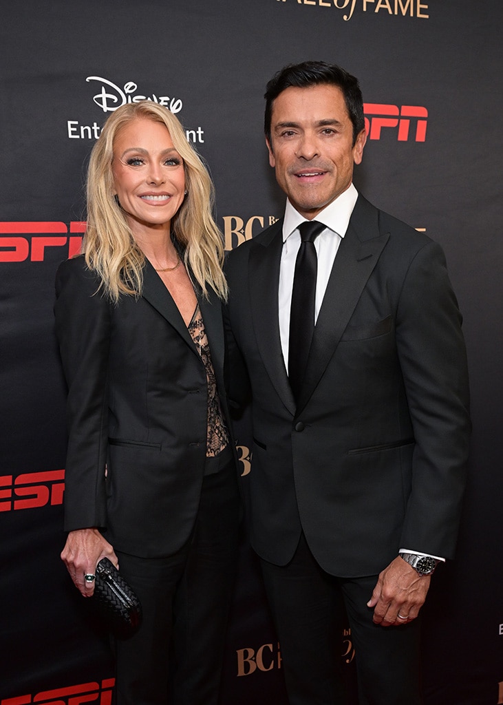 Why Kelly Ripa's Neighbor "Lodged a Complaint” Over Halloween Candy(02)