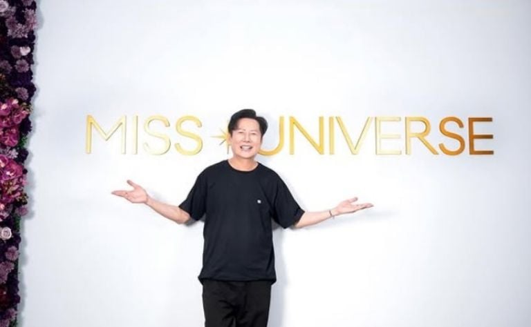 El empresario tailandés Nawat Itsaragrisil, organizador de Miss Universo 2025, involucrado en el altercado con la concursante mexicana. Foto: IG @nawat.tv