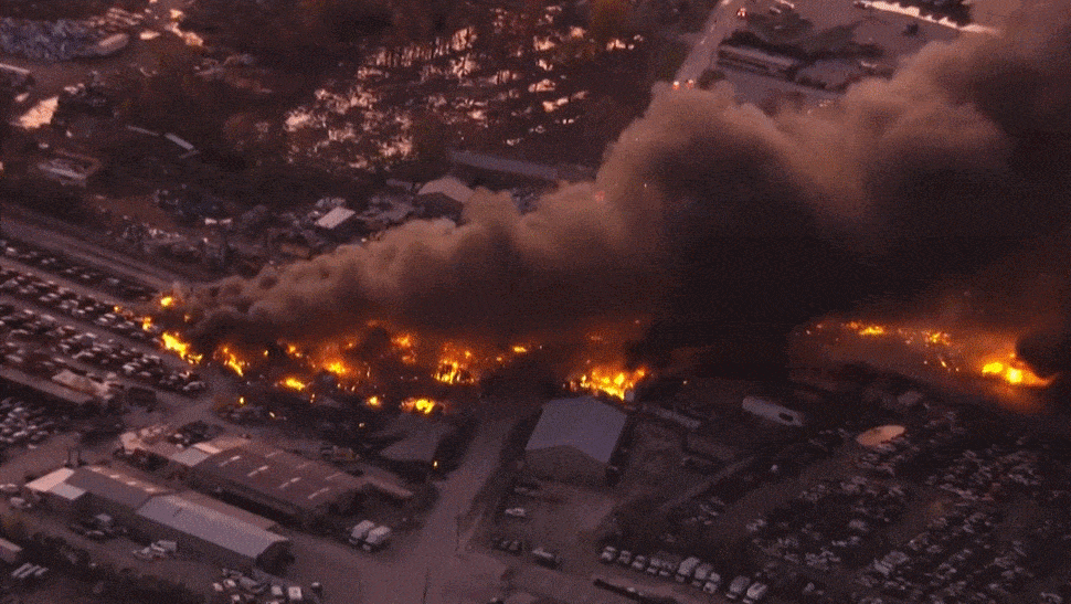 爆発音のあと、空から破片が降った」…34年前就航の“MD-11F”が炎上墜落