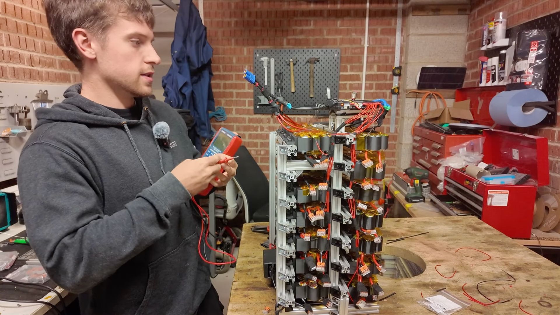 video-youtuber-turns-disposable-vapes-into-battery-wall-that-runs-his