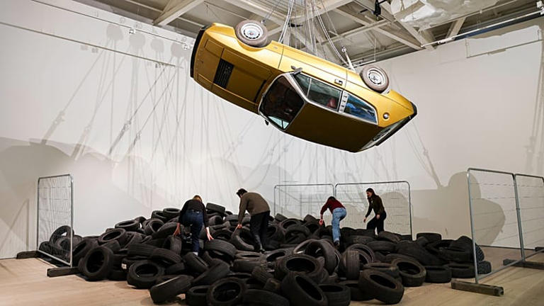 'The Long Now': London's Saatchi Gallery celebrates 40 years of ...