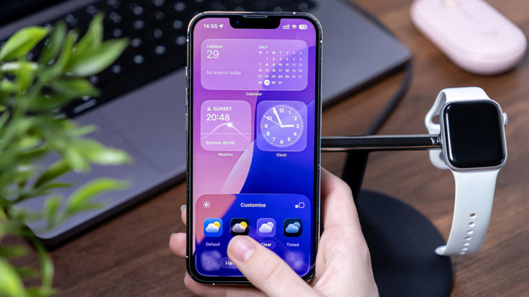 iOS 26.2 Beta 1 Finally Lets You Customize The Liquid Glass Effect On ...
