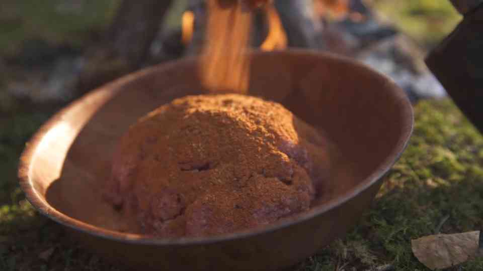 Dutch Oven Mastery: Cooking Tender Ox Cheeks Outdoors