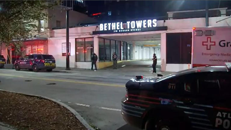 Man dies after shooting inside Downtown Atlanta apartment building ...