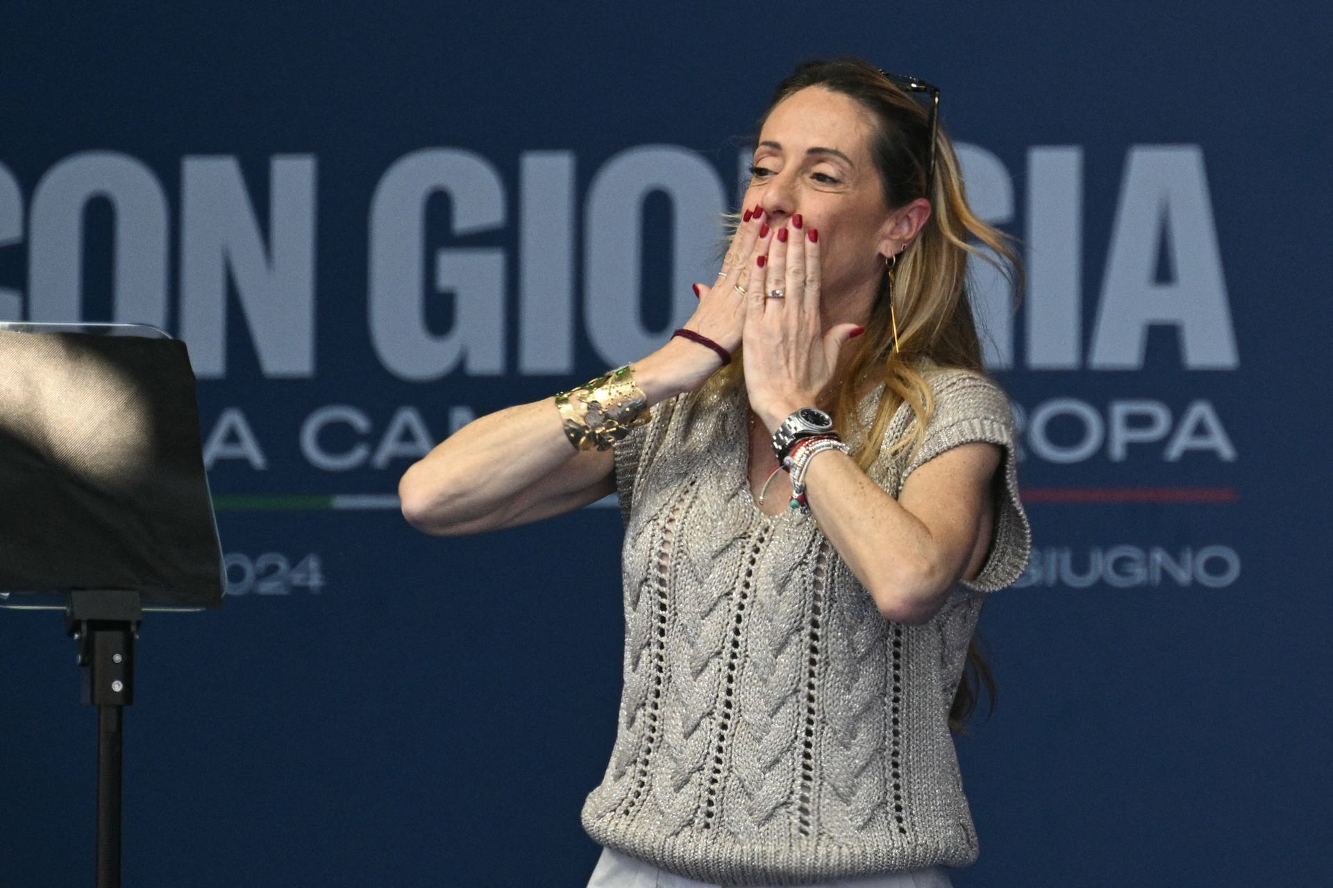 Arianna Meloni: “Con 38 di febbre noi siamo al lavoro, loro a casa”