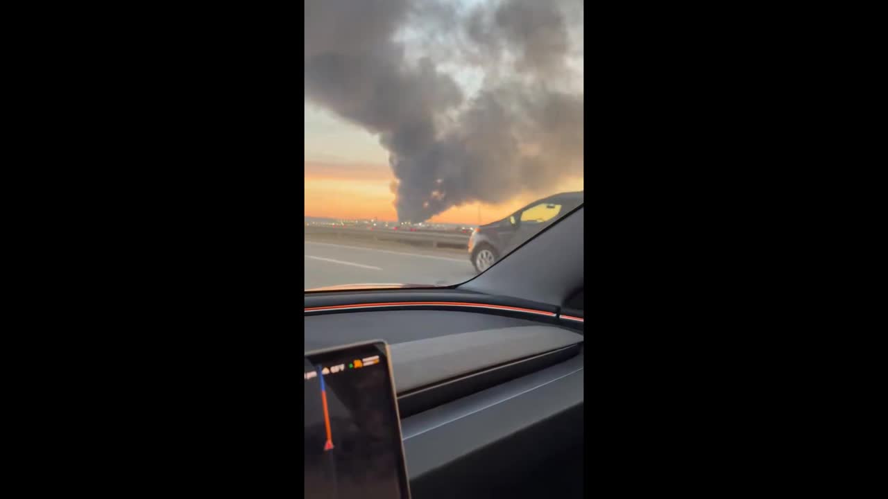Massive Smoke Plume Captured After UPS Airlines Flight 2976 Crashes ...