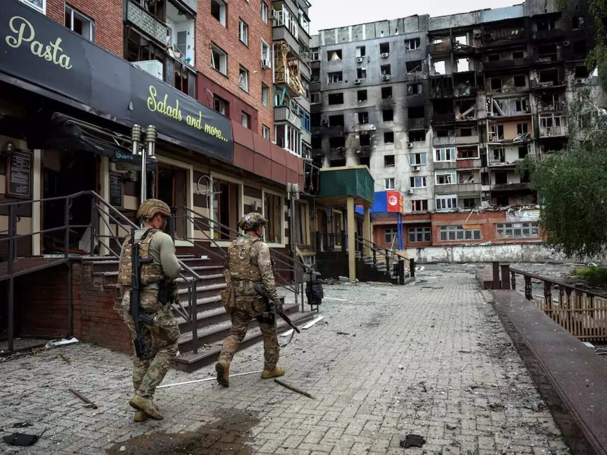 Russia urges surrender in two Ukraine cities