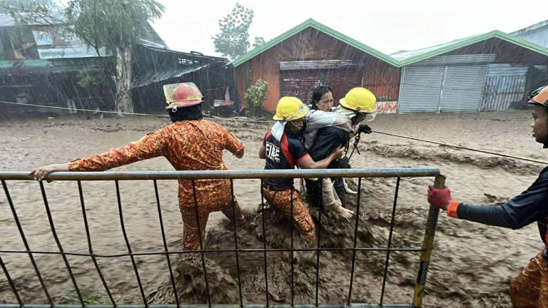 Death toll tops 100 as PH digs out after Typhoon 'Tino'